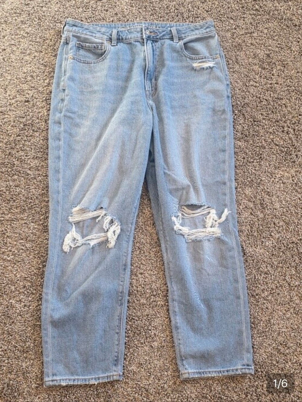 American Eagle Outfitters Light Blue Distressed Mom Jeans Size 14 Short - Picture 7 of 7